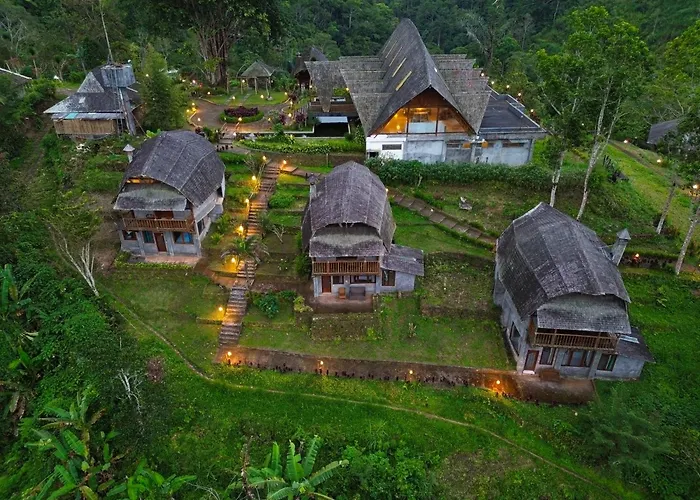 Eco Village By Nabe Hospitality Management Plaga